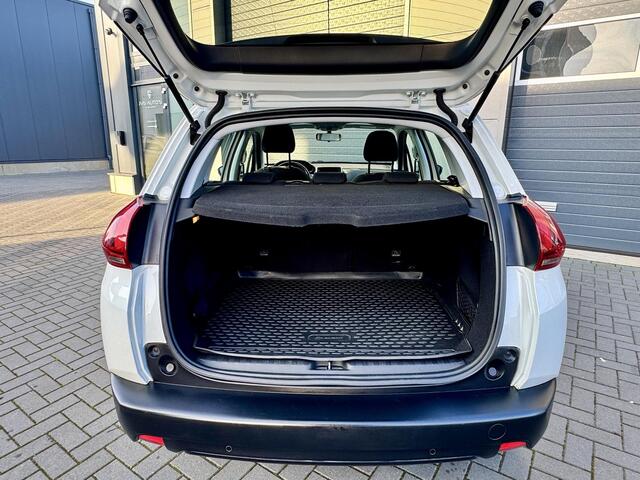 Peugeot 2008 1.2/ 110 PK Blue Lion Airco, Panoramadak, LED