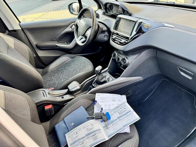 Peugeot 2008 1.2/ 110 PK Blue Lion Airco, Panoramadak, LED