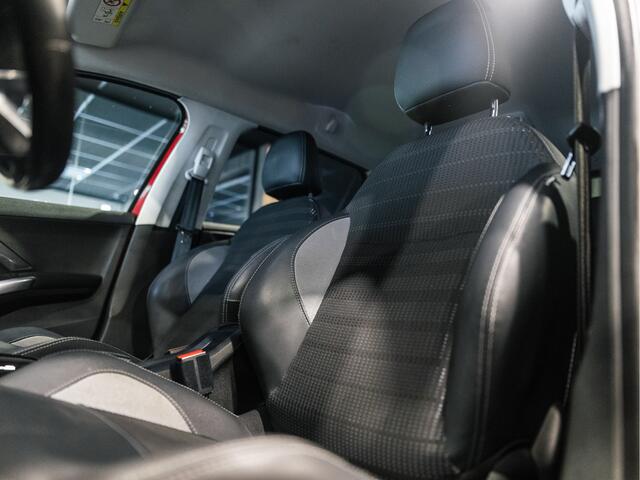 Peugeot 2008 1.2 110pk Allure Navigatie | Camera | Airco | Cruise | Trekhaak