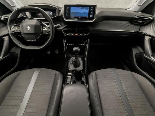 Peugeot 2008 1.2 PureTech Allure Sport (VIRTUAL COCKPIT, APPLE CARPLAY, GROOT NAVI, LEDER, 360 CAMERA, SPORTSTOELEN, GETINT GLAS, KEYLESS, NIEUWSTAAT)