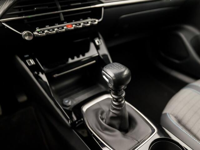 Peugeot 2008 1.2 PureTech Allure Sport (VIRTUAL COCKPIT, APPLE CARPLAY, GROOT NAVI, LEDER, 360 CAMERA, SPORTSTOELEN, GETINT GLAS, KEYLESS, NIEUWSTAAT)