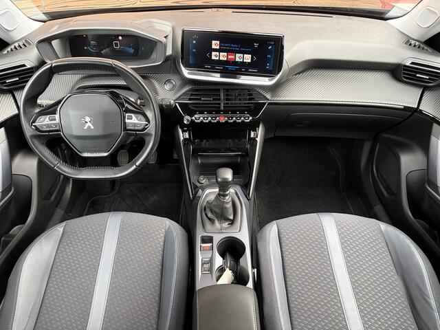 Peugeot 2008 1.2 PureTech Allure Carplay / Dab+ / Lm velgen / Start/stop systeem