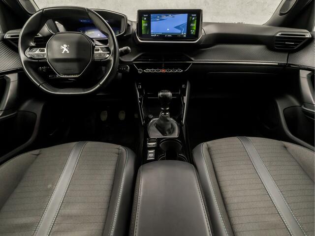 Peugeot 2008 1.2 PureTech Allure Sport 131Pk (VIRTUAL COCKPIT, APPLE CARPLAY, GROOT NAVI, LEDER, TREKHAAK, KEYLESS, 360 CAMERA, LED KOPLAMPEN, LANE ASSIST, NIEUWSTAAT)