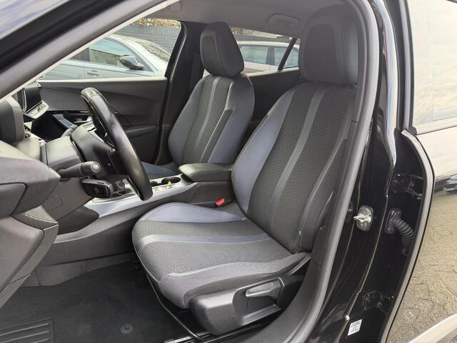 Peugeot 2008 1.2 PureTech Blue Lease Allure | Navigatie | Camera | Cruise Control | Climate Control | Trekhaak |