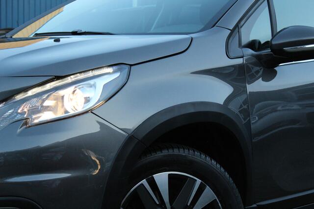 Peugeot 2008 1.2i "Allure" Half leder - Cruise - Navi !!! Automaat 110 Pk