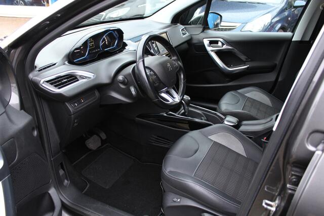 Peugeot 2008 1.2i "Allure" Half leder - Cruise - Navi !!! Automaat 110 Pk