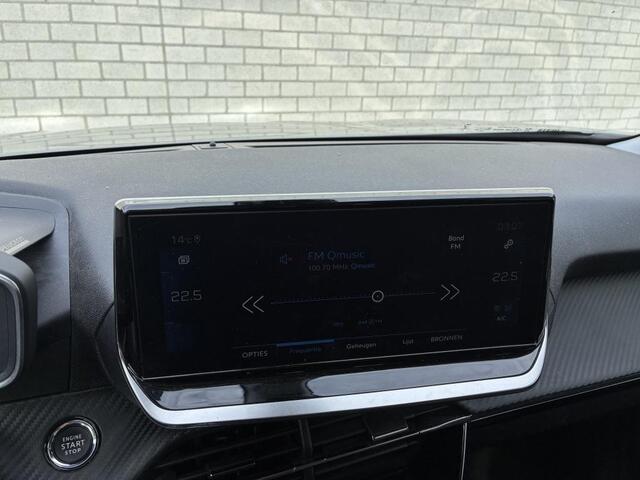 Peugeot 2008 Allure, navi, camera,pdc 1.2 PureTech Allure