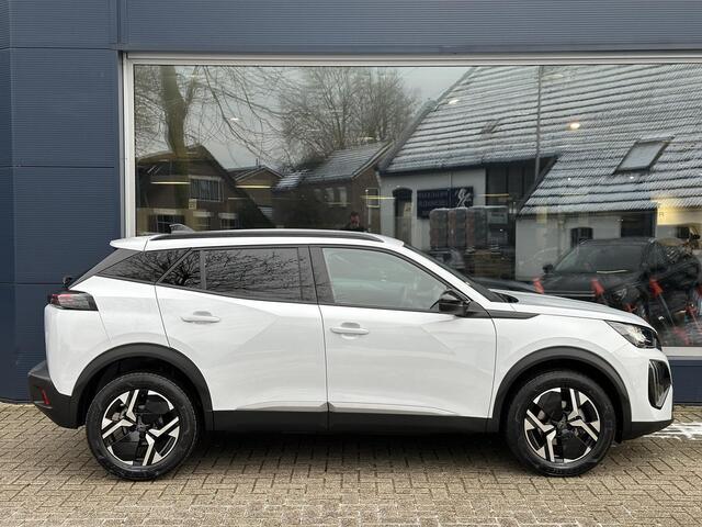 Peugeot 2008 1.2 Turbo 100 PK Allure | Lage km stand 7800 | Navigatie via Telefoon | Stoelverwarming | 360 Graden Camera | Dode Hoek Detectie | Climate Control | LED Verlichting | Cruise Control | 17" Lichtmetalen Velgen | Hoge Zitpositie | Half Lederen Bekleding |