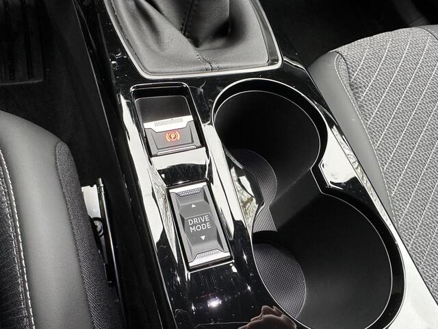 Peugeot 2008 1.2 Turbo 100 PK Allure | Lage km stand 7800 | Navigatie via Telefoon | Stoelverwarming | 360 Graden Camera | Dode Hoek Detectie | Climate Control | LED Verlichting | Cruise Control | 17" Lichtmetalen Velgen | Hoge Zitpositie | Half Lederen Bekleding |