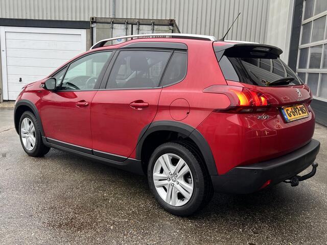 Peugeot 2008 1.2 PureTech Signature Navi Trekhaak LED Parkeerhulp