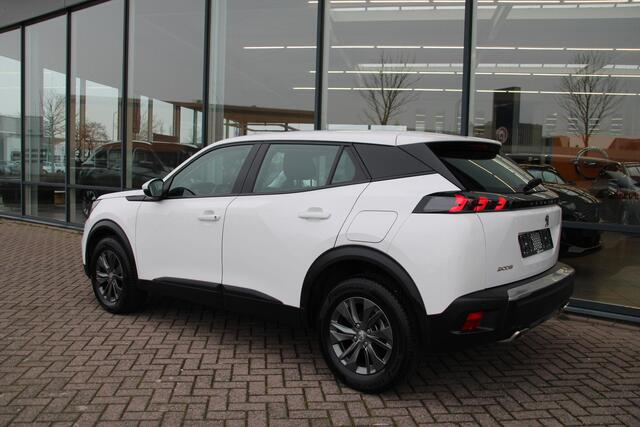 Peugeot 2008 1.2 PureTech 130pk Active Pack Automaat Airco Navi Camera Carplay Zeer mooi