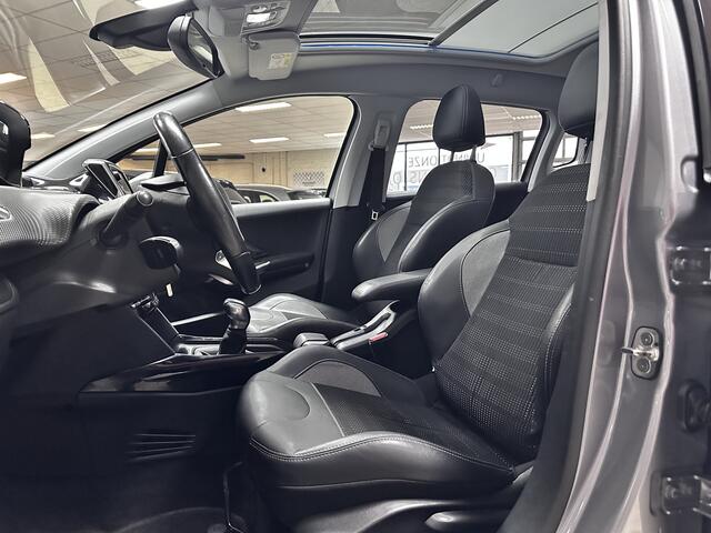 Peugeot 2008 1.2 PureTech Allure /D-Riem Verv. 93000KM! /Pano-Dak /Camera /Apple + Android /DAB+! /Navi /Climat /Cruise /Elek. pakket /Bluetooth /Regensensor /16"LMV /Extra getint glas /PDC /LED Dagrijverl.