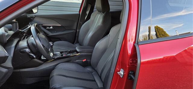 Peugeot 2008 1.2 PureTech GT Pack Trekhaak Navi Cruise Climat