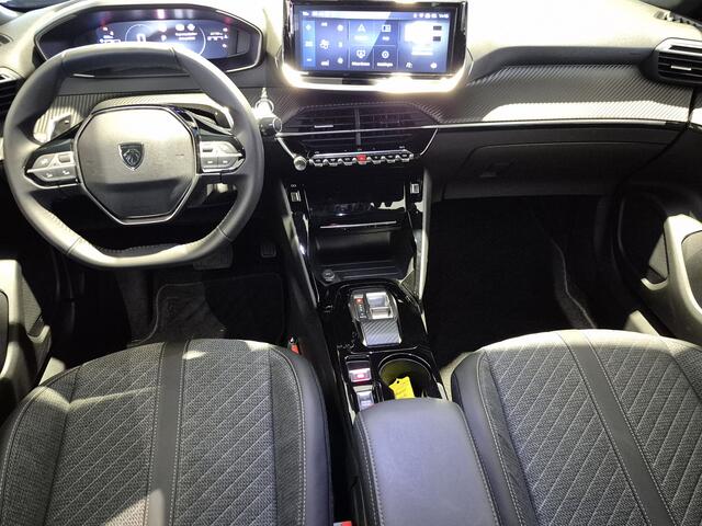 Peugeot 2008 1.2 PureTech 130 Allure | Automaat | Navigatie | Camera | Keyless Entry en Start | Mooie Sterke Motor!! | Draadloze Telefoonlader |