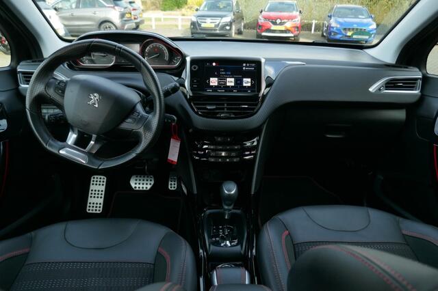 Peugeot 2008 1.2 PURETECH GT-LINE AUTOMAAT NAVI/TREKHAAK/CLIMA/CAMERA