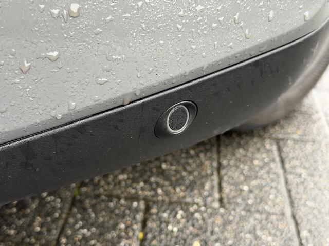 Peugeot 2008 GT Pack 1.2 PureTech 130PK EAT8 Automaat Navigatie, Camera Voor & Achter, Alcantara, Stoelverwarming, Massage