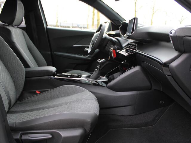 Peugeot 2008 1.2 PureTech 100 Allure | Navi / Camera / Climate