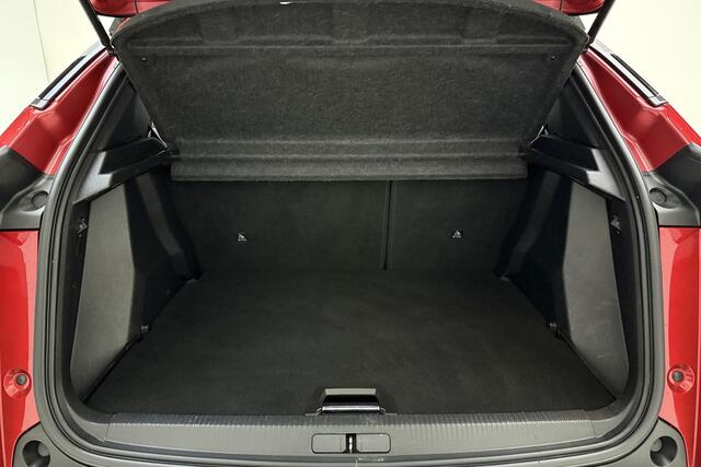 Peugeot 2008 1.2 PureTech GT-Line 3D-Cockpit l Stoelverwarming l Apple Carplay/Android Auto l Climate control l Cruise control l Keyless l DAB l Camera l PDC l Lichtmetalen velgen