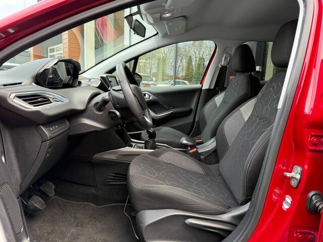 Peugeot 2008 1.2 110pk PureTech Blue Lion,Navi,Airco,Cruise,PDC,Trekhk,Dealer OH