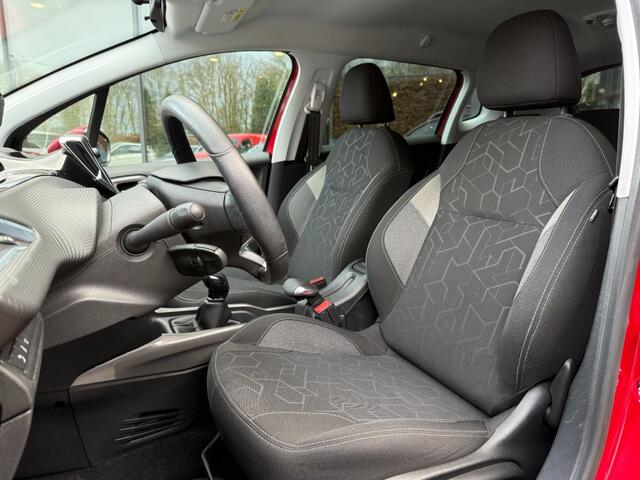 Peugeot 2008 1.2 110pk PureTech Blue Lion,Navi,Airco,Cruise,PDC,Trekhk,Dealer OH