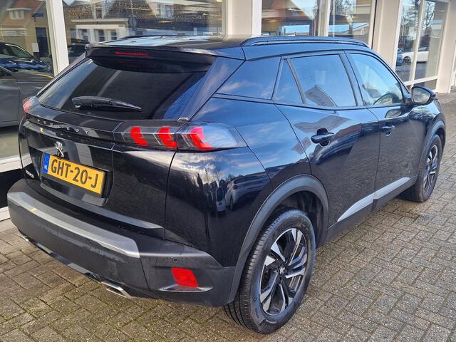 Peugeot 2008 1.2T 130pk Allure Pack | Stoelverwarming | Weinig kilometers | Apple Carplay/Android Auto | Adaptieve Cruise Control | Climate Control