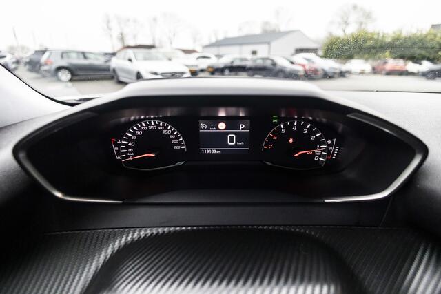 Peugeot 2008 1.2 PureTech Active | Automaat | Trekhaak | Carplay | NL Auto