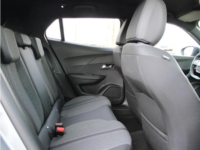 Peugeot 2008 1.2 Hybrid 145 Allure Automaat | Navi / Camera / Climate