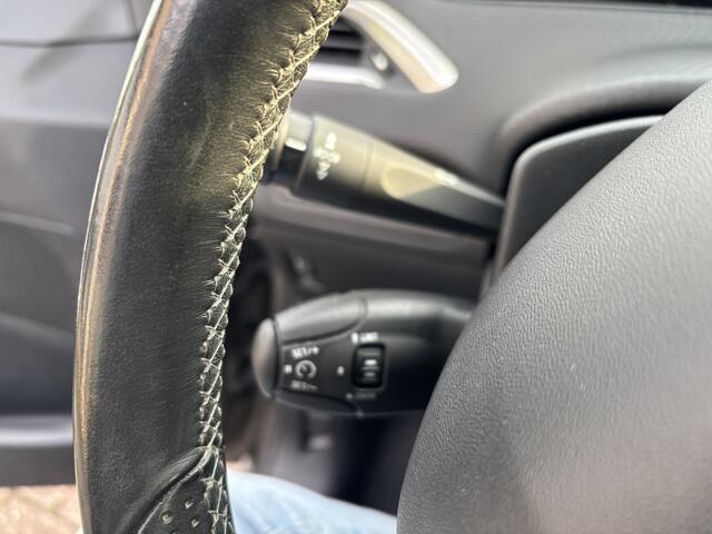 Peugeot 2008 1.2 Allure Automaat Carplay / Camera / All-Seasons