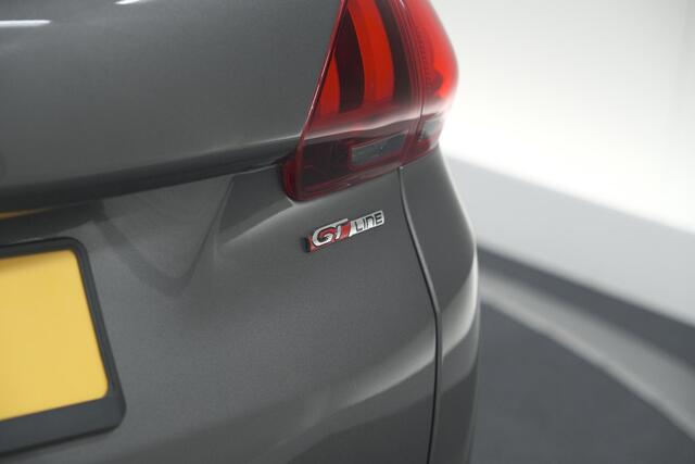 Peugeot 2008 PureTech 130 GT-Line | Allseason Banden | Panoramadak | Apple Carplay | Parkeersensoren