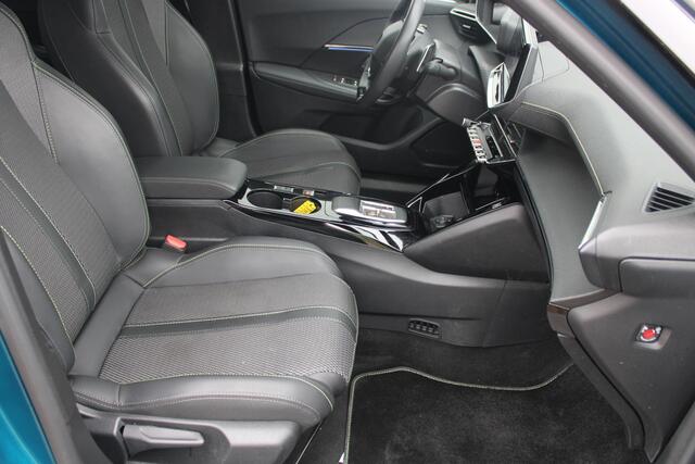 Peugeot 2008 1.2 Hybrid 136 GT Automaat Airco Camera Carplay Zeer mooi