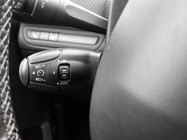 Peugeot 2008 110 pk Automaat Allure | Rijklaar | Panoramadak | Trekhaak | Stoelverwarming |