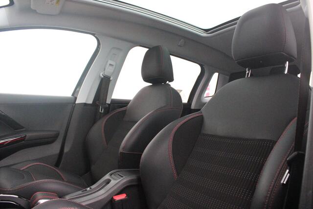 Peugeot 2008 1.2 130PK AUTOMAAT GT-LINE | AFNEEMBARE TREKHAAK | PANORAMA DAK | STOEL VERWARMING | LICHTMETALEN VELGEN 17" | ALL SEASON BANDEN | CLIMATE CONTROL | CRUISE CONTROL | NAVIGATIE | APPLE CARPLAY/ANDROID AUTO | ACHTERUITRIJ CAMERA | EERSTE EIGENAAR! |