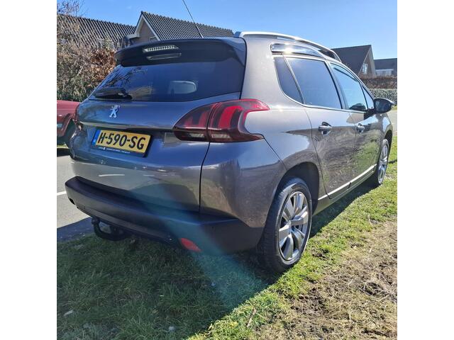 Peugeot 2008 1.2 PureTech Allure Trekhaak, Sportvelgen.