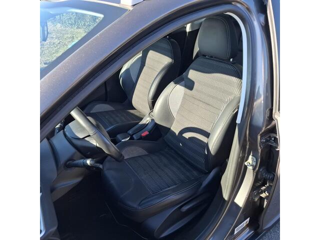 Peugeot 2008 1.2 PureTech Allure Trekhaak, Sportvelgen.