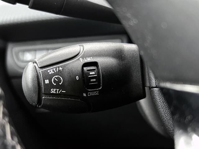 Peugeot 2008 110 pk Allure | Rijklaar | Panoramadak | Trekhaak | Camera |