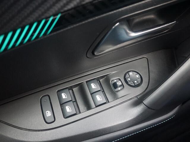 Peugeot 2008 1.2 PureTech Allure Pack All seasonbanden