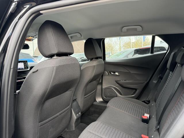 Peugeot 2008 1.2 PureTech Active Pack 131PK | AUTOMAAT | CAMERA | NAVIGATIE | AFN. TREKHAAK RIJKLAAR GELEVERD MET 12 MND BOVAG GARANTIE |