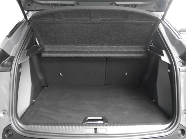 Peugeot 2008 1.2 Hybrid 136 GT | Automaat | LED Koplampen | Camera v+a | 18 inch velgen | Keyless entry & Start | Getint glas | Climate control | Draadloze Carplay / Android auto