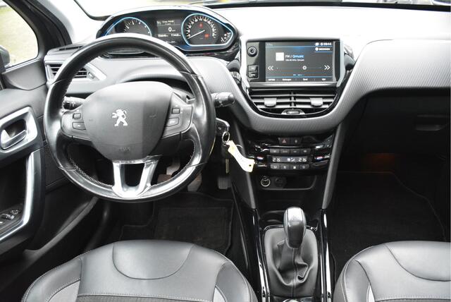 Peugeot 2008 1.2 PureTech Allure Panorama dak Trekhaak Clima Navi Camera