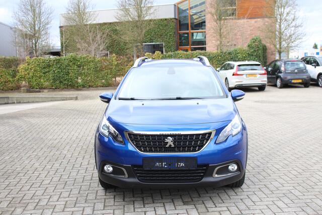 Peugeot 2008 1.2 PureTech Signature Clima-Cruise-Navi-Bluetooth-Carplay-Parkeersensoren 12 Maanden Bovag Garantie.