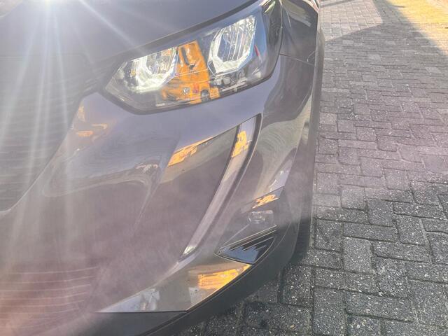 Peugeot 2008 1.2 PureTech Blue Lease Active