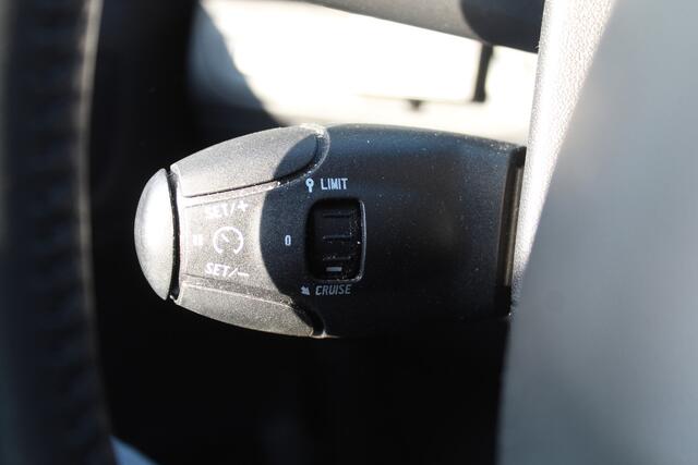 Peugeot 2008 1.2 PureTech Active//AUTOMAAT!!