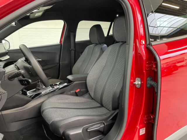 Peugeot 2008 Allure 1.2 Hybrid 136PK e-DCS6 Automaat Parkeersensoren, Apple Carplay, Android Auto, Cruise Control, Climate Control