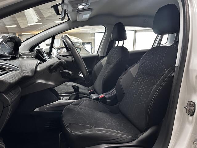 Peugeot 2008 1.2 PureTech Active/ Apple + Android/ DAB+/ Navi/ Airco/ Cruise/ Elek. pakket/ Isofix/ Bluetooth/ Multi. Stuur/ LED Dagrijverl./ Dakrails.