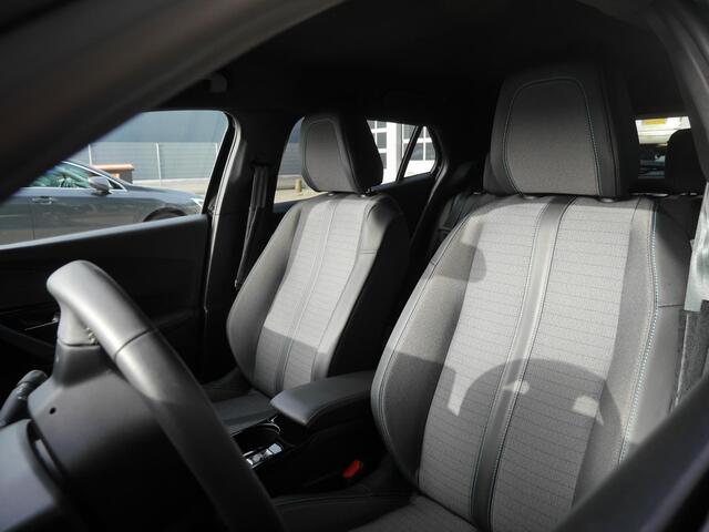 Peugeot 2008 1.2 PureTech Allure Pack 100PK | Navigatie | Led | Achteruitrijcamera | Lichtmetalen velgen | Keyless entry & start | Cruise control | Keyless entry en start