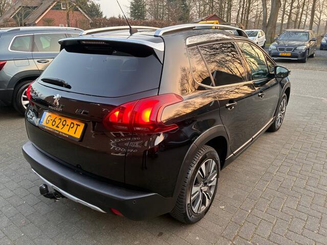 Peugeot 2008 1.2 PURETECH GT-LINE! AUTOMAAT/CAMERA/TREKHAAK/CARPLAY
