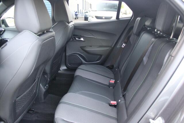 Peugeot 2008 1.2 130PK GT | NAVIGATIE 10" TOUCHSCREEN | APPLE CARPLAY/ANDROID AUTO | ADAPTIVE CRUISE CONTROL | FULL LED KOPLAMPEN | ACHTERUITRIJ CAMERA | 3-D COCKPIT | KEYLESS ENTRY/START | STOEL VERWARMING | DODEHOEK BEWAKING | ALL SEASON BANDEN |