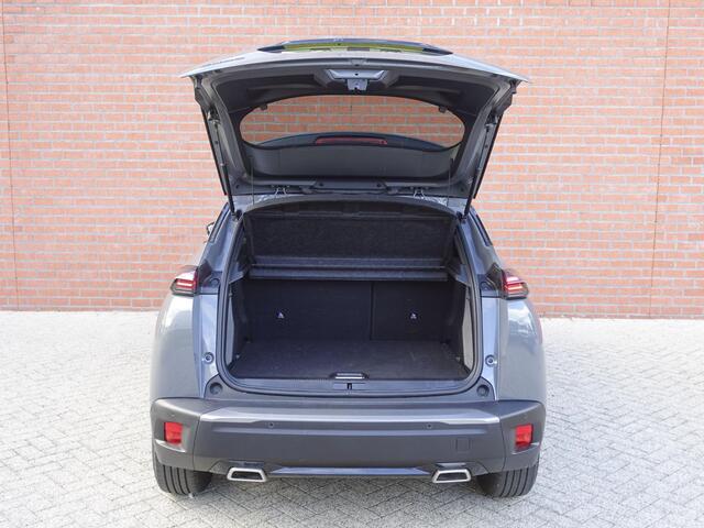 Peugeot 2008 1.2 PureTech 130pk Automaat Allure | DEMO ! | Navigatie | Apple Carplay/Android Auto | 360 camera | Parkeersensoren | Blind Spot Assist | Adaptive Cruise Control | Stoelverwarming | Getinte ramen | Climate Control