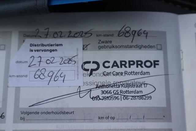 Peugeot 2008 1.2 PureTech GT NL auto, Apple Carplay, Virtual Cockpit, Adaptieve Cruise control, Stoelverwarming, Camera. Distr. riem is vervangen bij 68.964 km!!