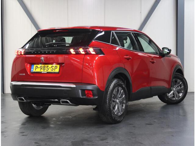 Peugeot 2008 130PK Active Pack | AppleCarPlay/AndroidAuto | Armsteun | Camera | Navigatie | Climate Control | Cruise Control | DAB Radio | LED | AUTOMAAT | LMV | Isofix | Parkeersensoren |